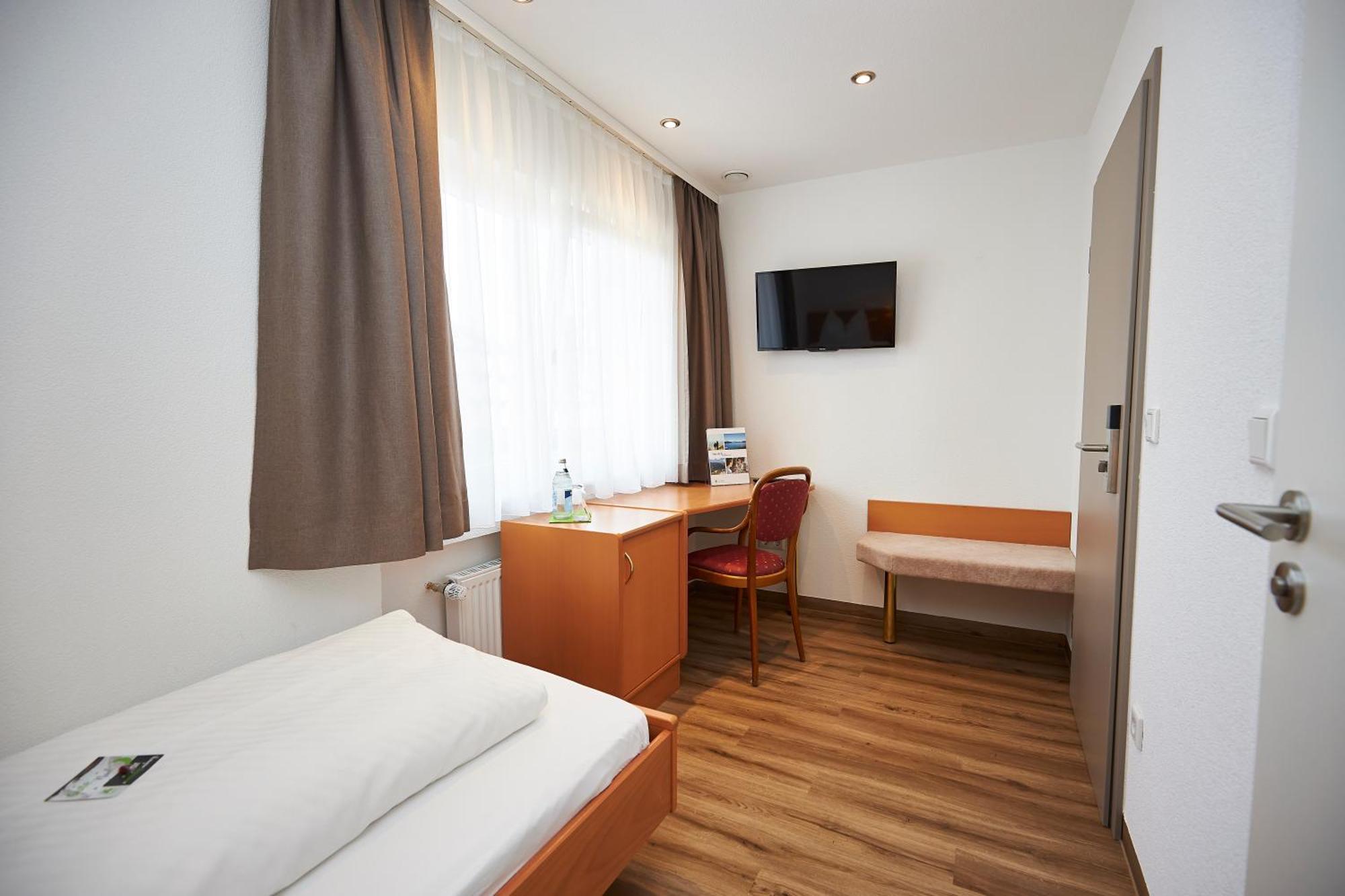 Flair Hotel Gruener Baum Донауэшинген Экстерьер фото