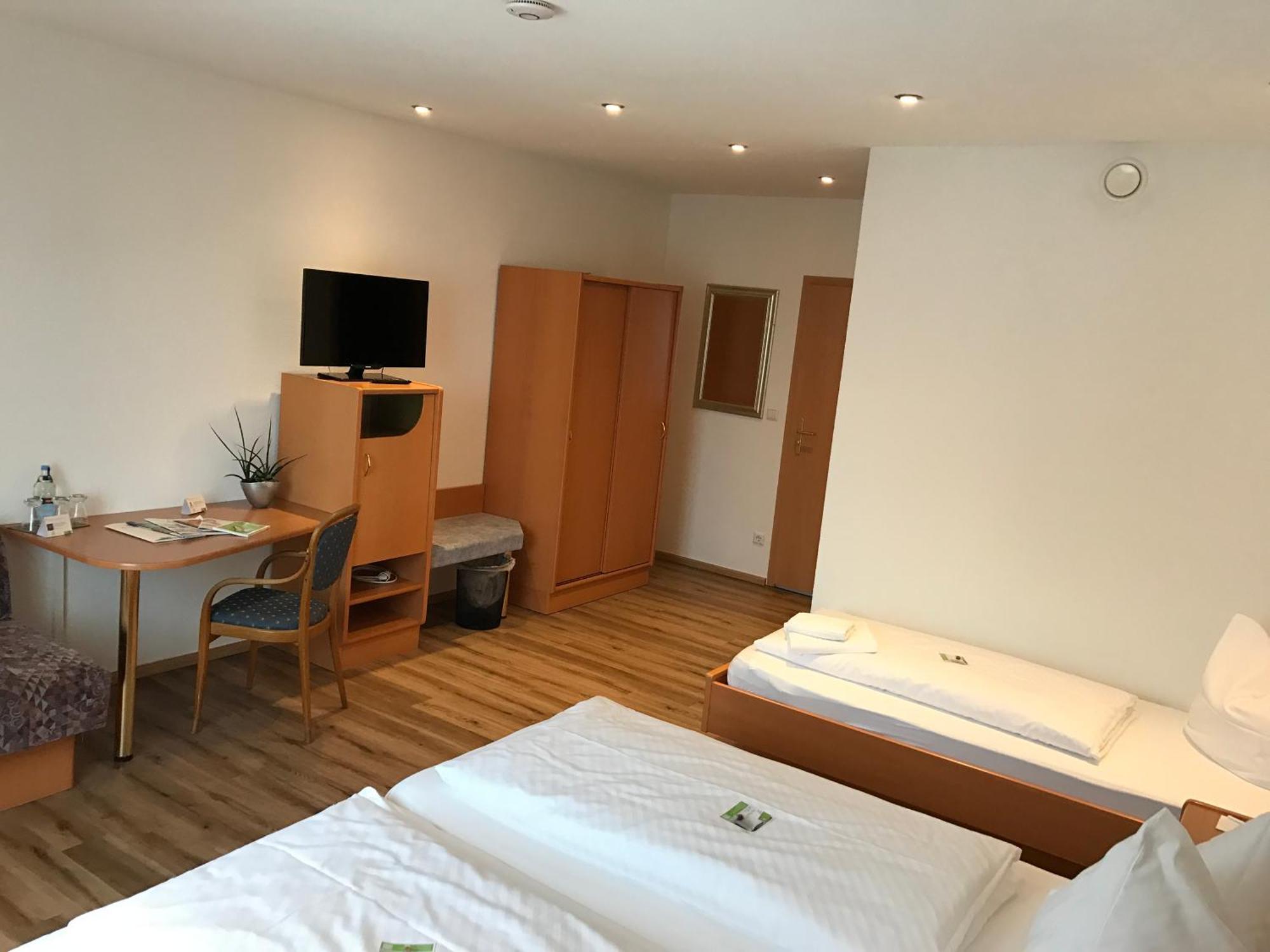 Flair Hotel Gruener Baum Донауэшинген Экстерьер фото