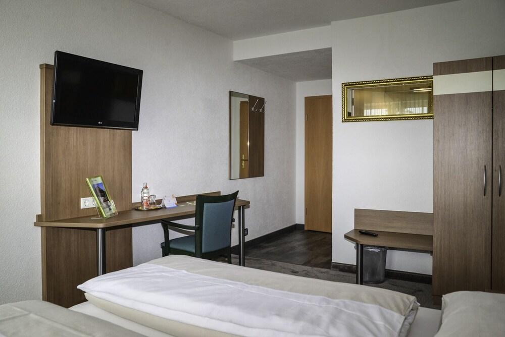 Flair Hotel Gruener Baum Донауэшинген Экстерьер фото