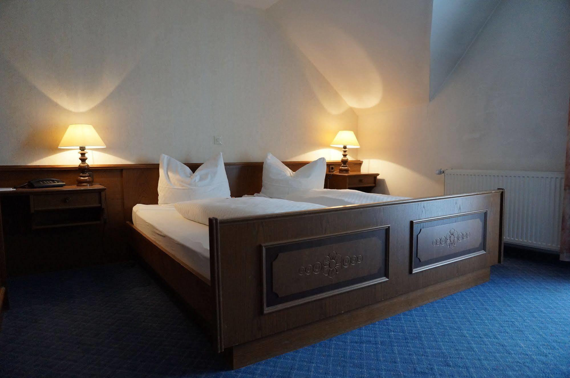 Flair Hotel Gruener Baum Донауэшинген Экстерьер фото