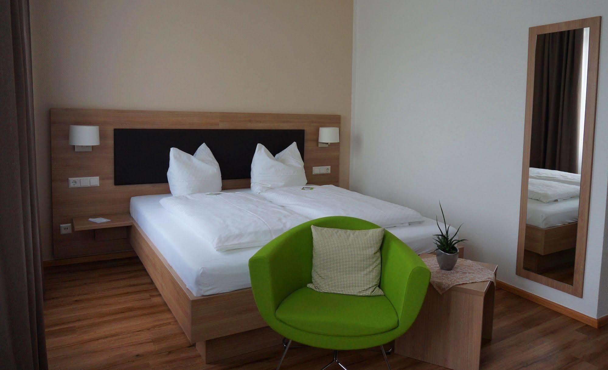 Flair Hotel Gruener Baum Донауэшинген Экстерьер фото