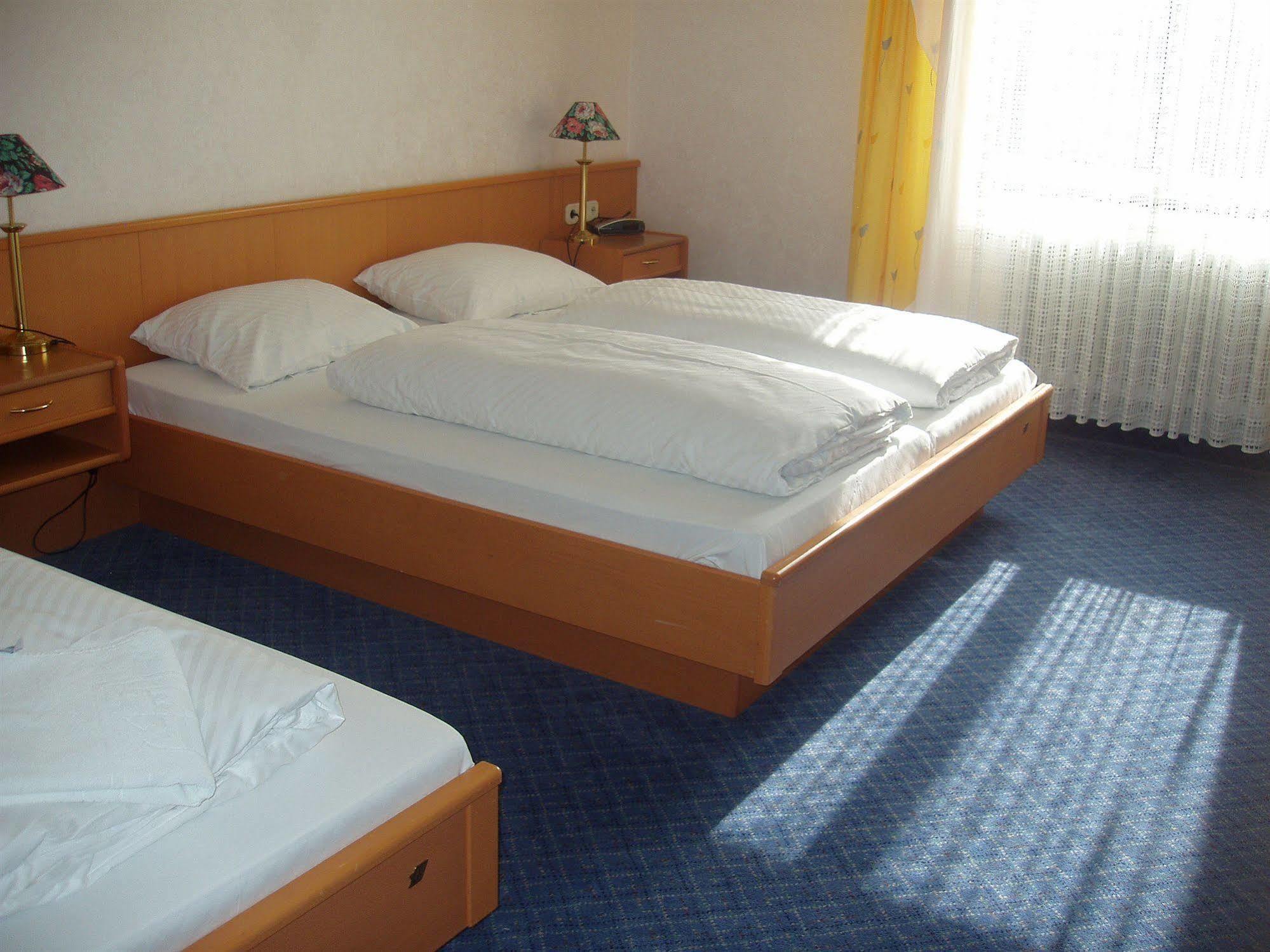 Flair Hotel Gruener Baum Донауэшинген Экстерьер фото