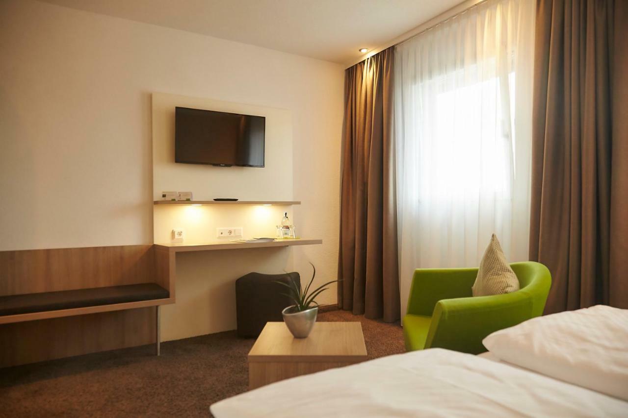 Flair Hotel Gruener Baum Донауэшинген Экстерьер фото
