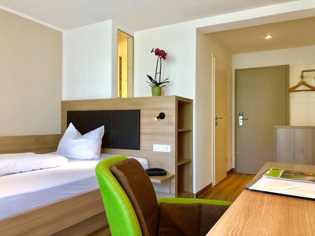 Flair Hotel Gruener Baum Донауэшинген Экстерьер фото