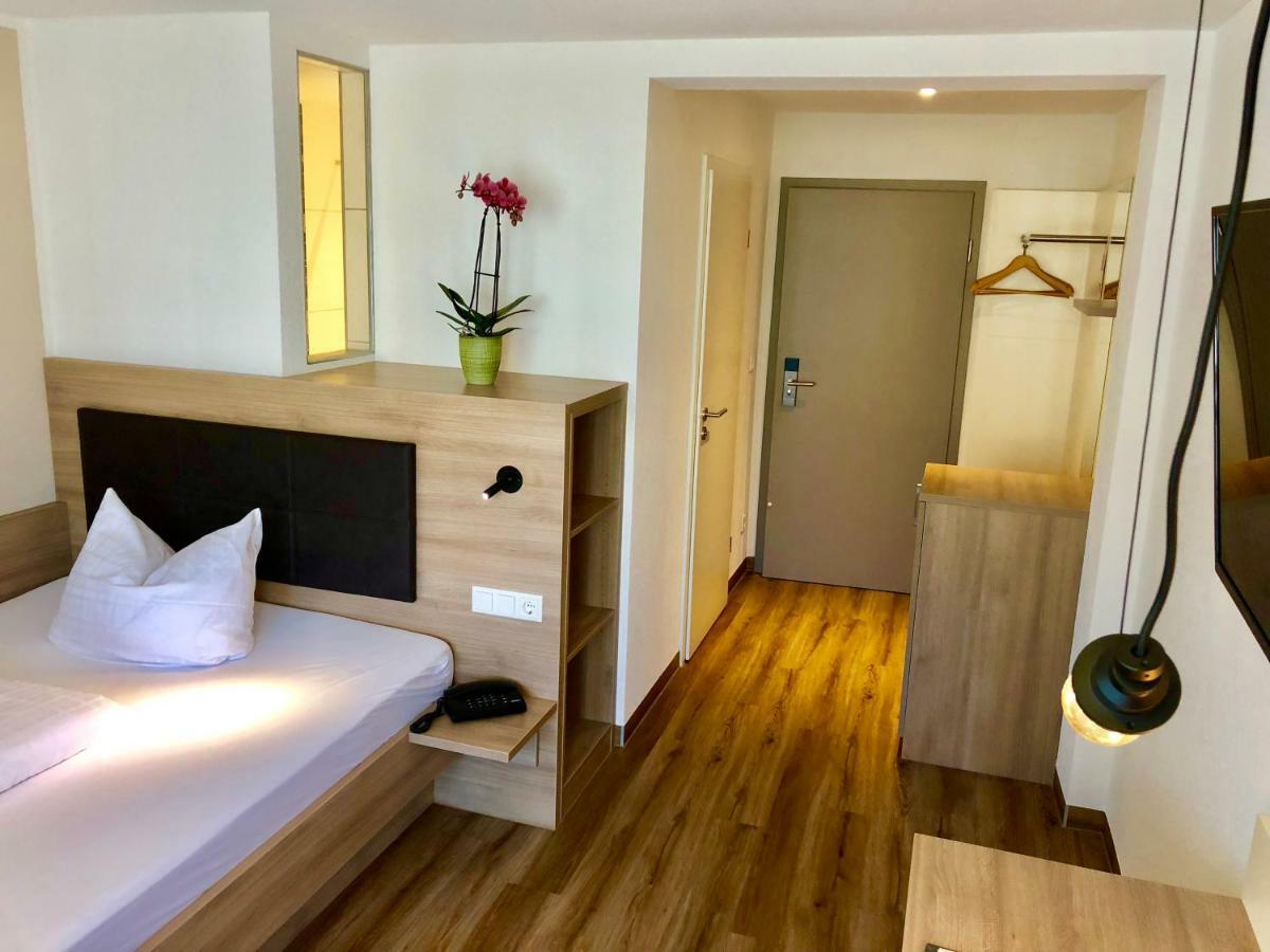 Flair Hotel Gruener Baum Донауэшинген Экстерьер фото