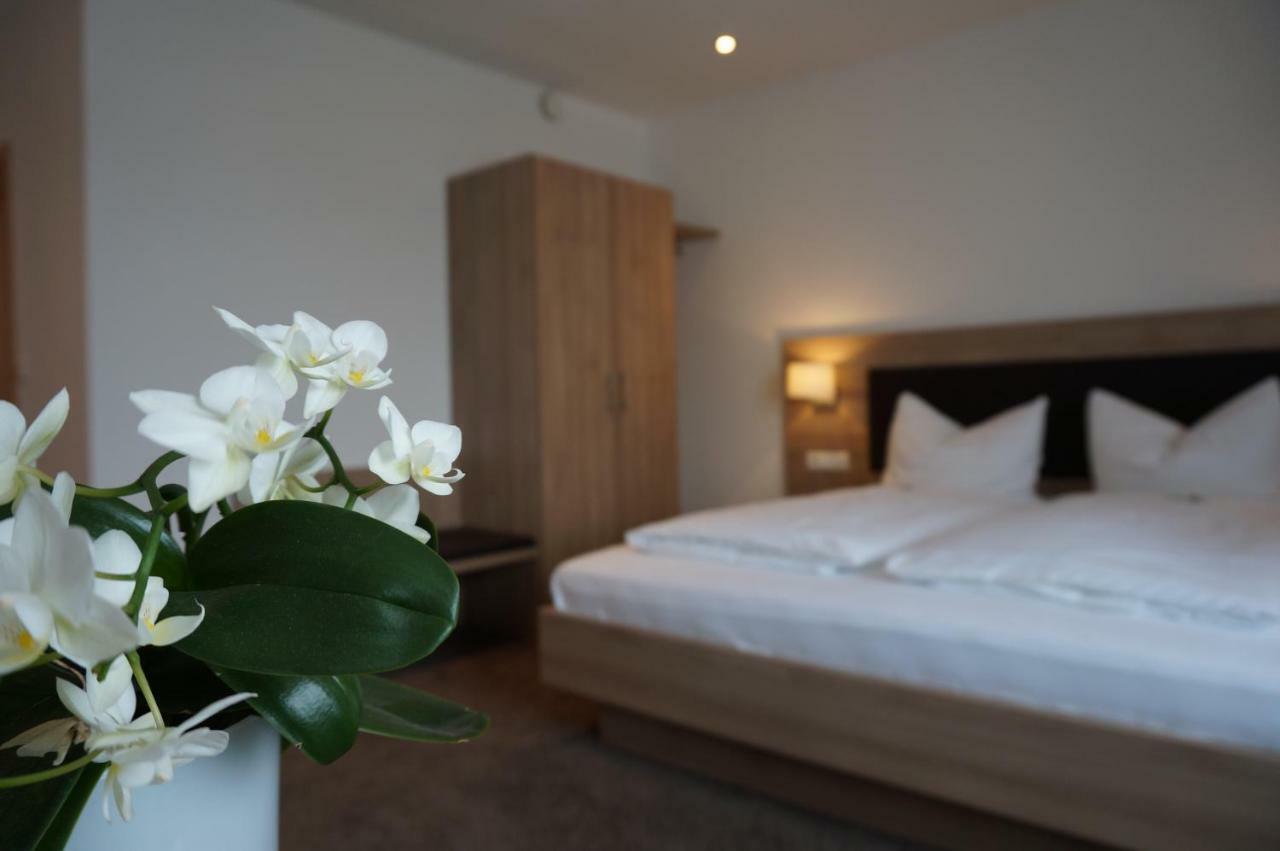 Flair Hotel Gruener Baum Донауэшинген Экстерьер фото